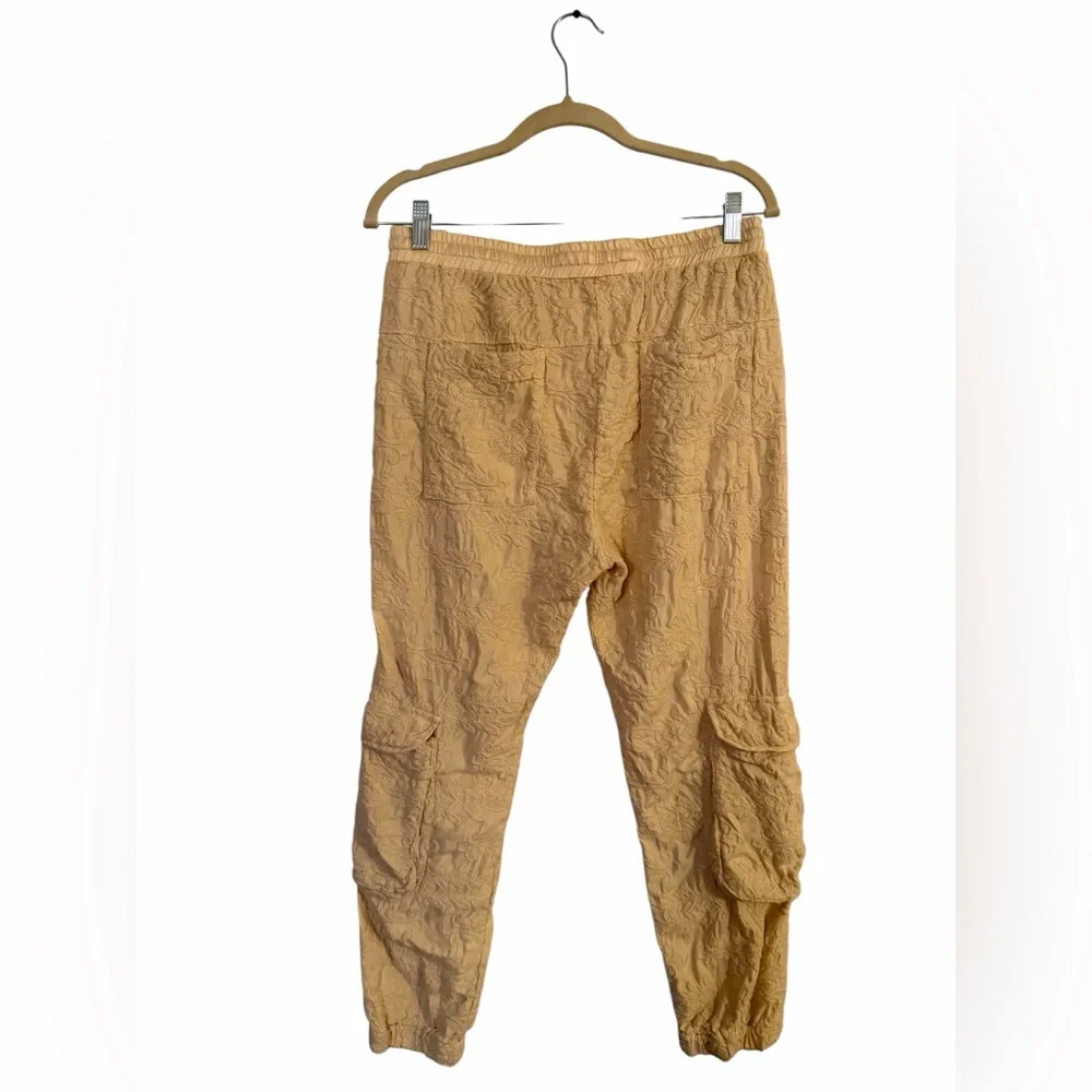 Johnny Was Vegan Silk Lace Print Textured Cream Cargo Cropped Joggers Size Small - Picture 3 of 9